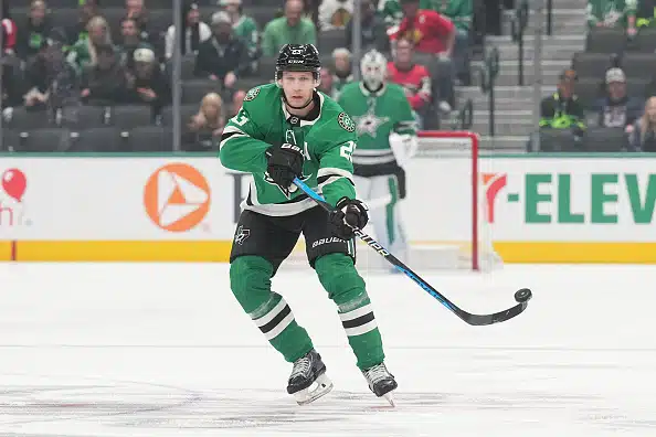 Dallasille shokkihoitoa NHL:ssä - Esa Lindell laukoi maalin lisäksi totuuksia Dallasille shokkihoitoa NHL:ssä – Esa Lindell laukoi maalin lisäksi totuuksia