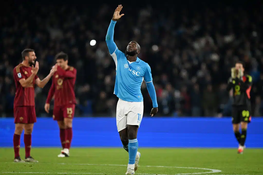 Romelu Lukaku rankaisi David de Geaa pilkulta Romelu Lukaku rankaisi David de Geaa pilkulta