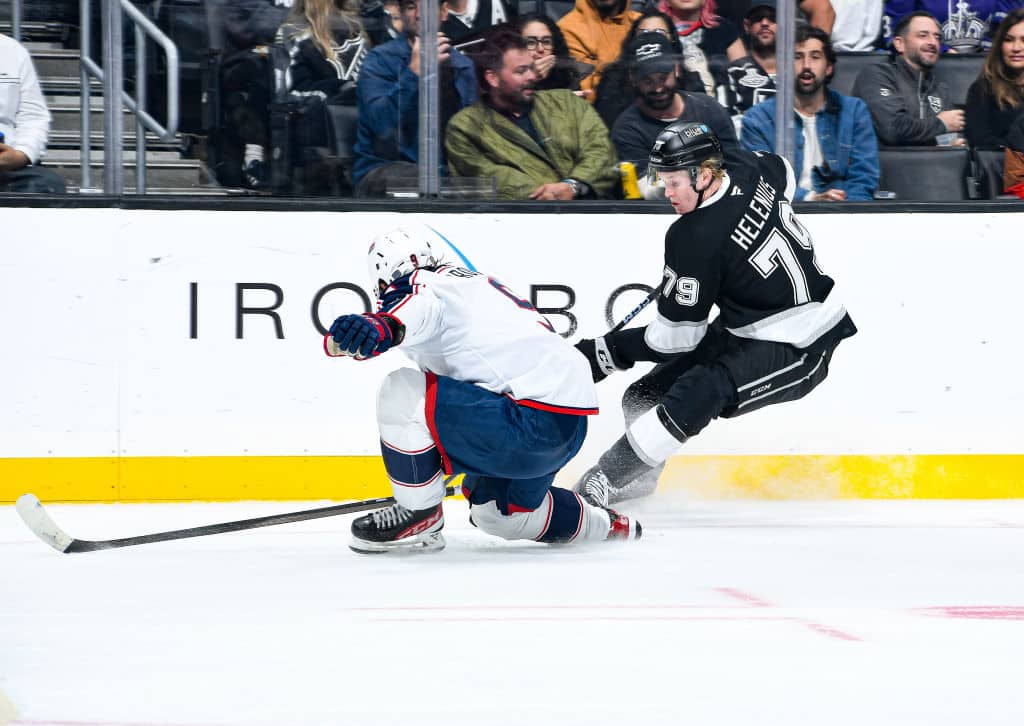 NHL:n suomalaistulokas pudotti hanskansa NHL:n suomalaistulokas pudotti hanskansa