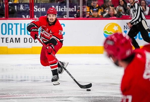 Sebastian Aho pisti hurjan rallin päälle - ”He antoivat meille selkäsaunan” Sebastian Aho pisti hurjan rallin päälle – ”He antoivat meille selkäsaunan”