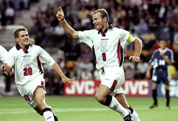 Englantilainen jalkapallolegenda hylkäsi ManU:n tarjouksen kahdesti: ”En voi sietää heitä”