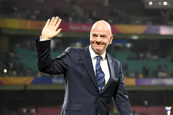 Donald Trump nosti FIFA-presidentin esiin virkaanastujaispuheessaan – ”Ainutlaatuista ja kaunista”