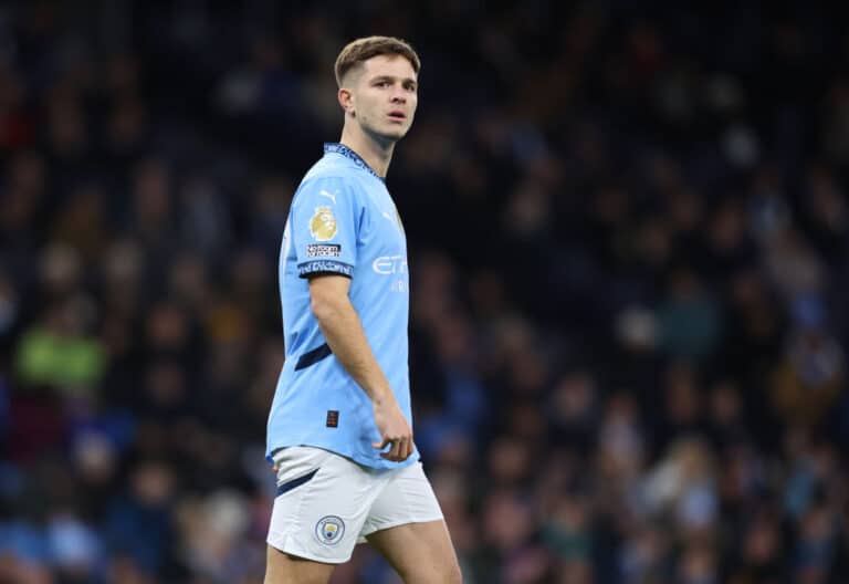 Lukas Hradeckyn Bayer Leverkusen jahtaa Manchester Cityn pelaajaa