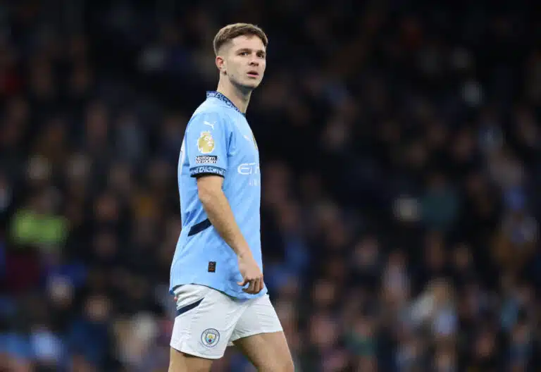 Lukas Hradeckyn Bayer Leverkusen jahtaa Manchester Cityn pelaajaa