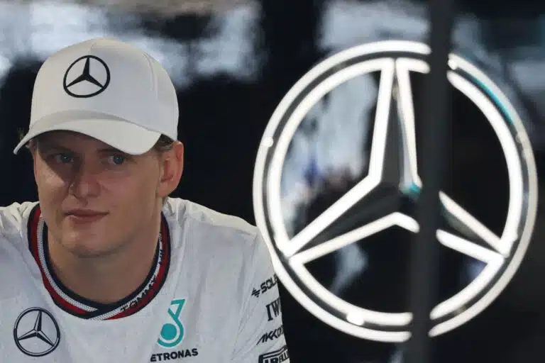 Valtteri Bottas järjesti lähtöpassit legendan pojalle – F1-ura on käytännössä taputeltu