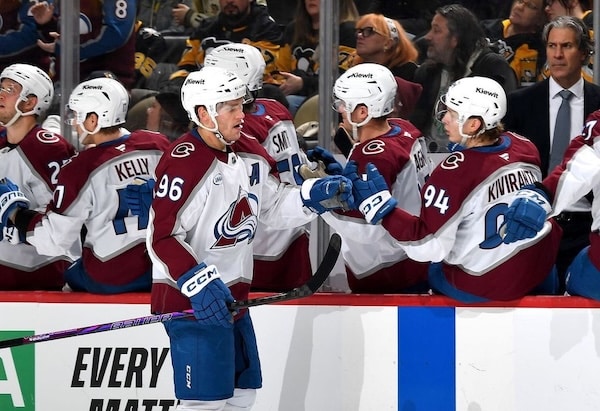 Mikko Rantanen liittyi melkoisten suomalaislegendojen rinnalle NHL:ssä Mikko Rantanen liittyi melkoisten suomalaislegendojen rinnalle NHL:ssä