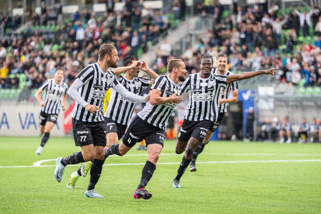 Veikkausliiga-seuralta kova hankinta – maajoukkuehyökkääjä tarttui haaviin