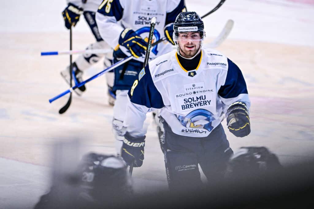 Kiekko-Espoo teki merkittäviä sopimuksia Kiekko-Espoo teki merkittäviä sopimuksia