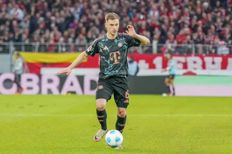 Valioliigaseurat jäivät nuolemaan näppejään – Bayern-tähti käänsi kelkkansa ja teki pitkän jatkosopimuksen