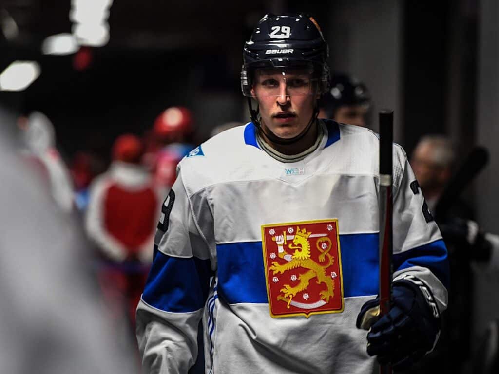 Patrik Laine hylkäsi vanhan tutun - tällä numerolla hän pelaa nyt Leijonissa Patrik Laine hylkäsi vanhan tutun – tällä numerolla hän pelaa nyt Leijonissa