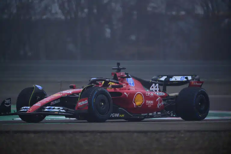 Ferrari pisti huippukuskin pihalle – tässä totuus tapahtuneesta