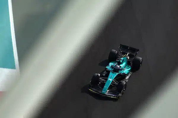 Hondalta tipahti ikäviä F1-uutisia