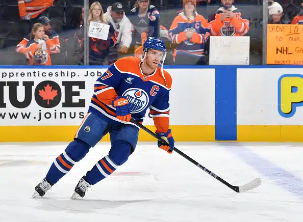 Kanadalla hurja ykkösnyrkki NHL:n superturnaukseen – katso ennakoidut ketjukoostumukset