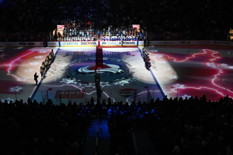 Naisten NHL:ssä tehtiin uusi katsojaennätys – keskiarvo pesee reilusti SM-liigan