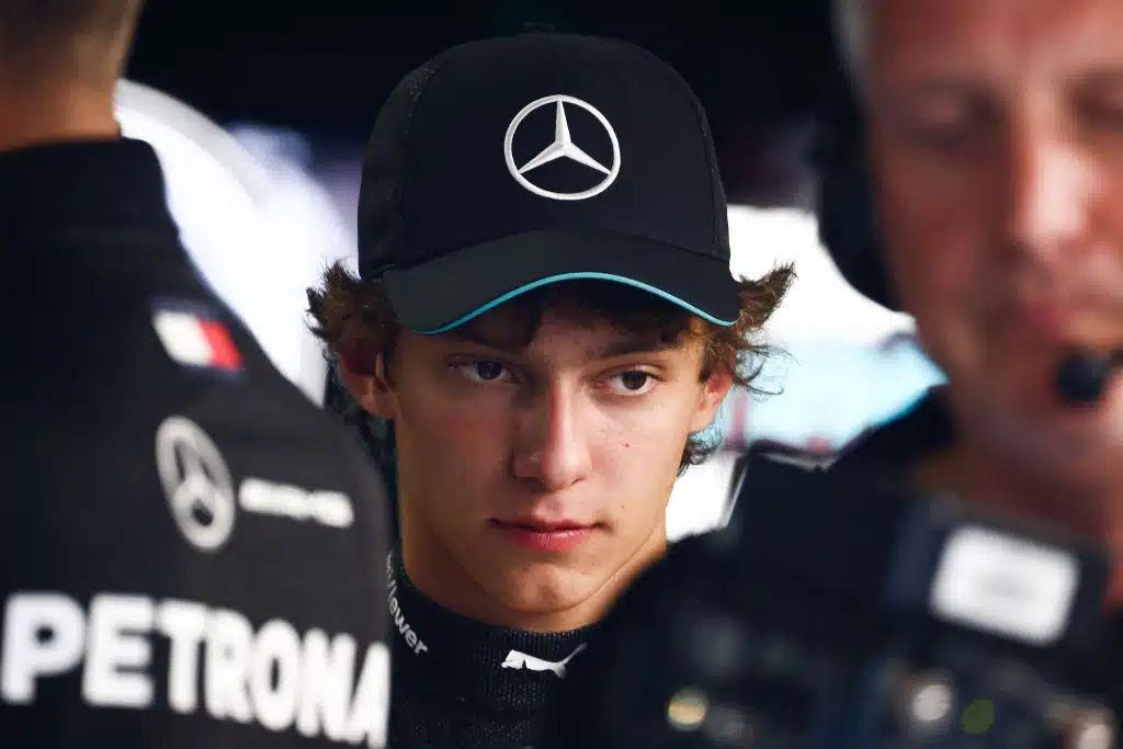 Valtteri Bottakselle tuplarooli Mercedeksellä – huolehtii myös Kimistä