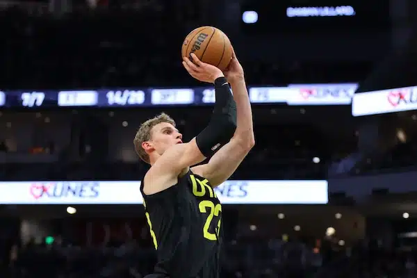 Lauri Markkasella karmea heittoprosentti – silti joukkueensa tehokkain