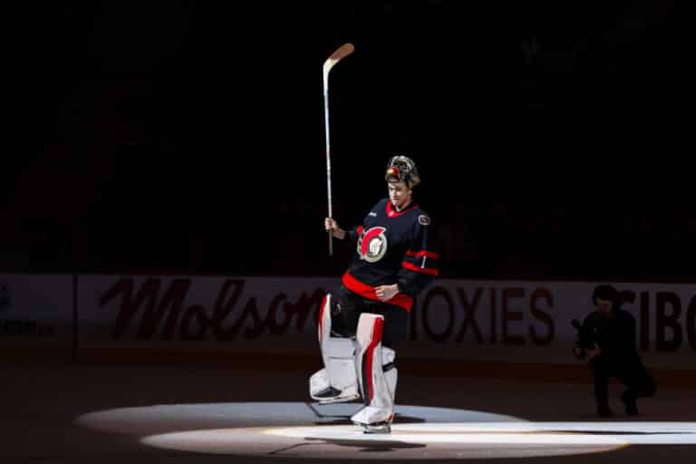Suomalaissensaatio loksauttaa leukoja NHL:ssä – teki sen taas