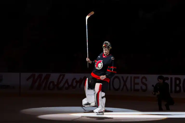 Suomalaissensaatio loksauttaa leukoja NHL:ssä – teki sen taas