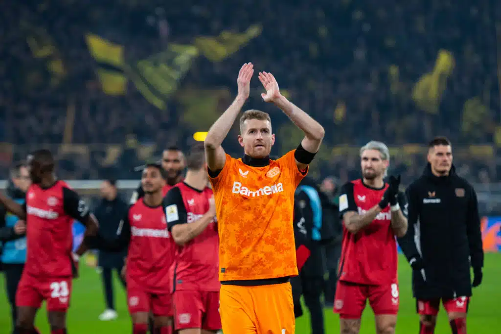 Lukas Hradeckyn Bayer Leverkusenin triplajahti jatkuu – hurjaa draamaa cupissa