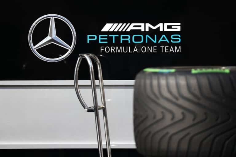 Mercedes on valmis vapauttamaan Valtteri Bottaksen kisakuljettajaksi