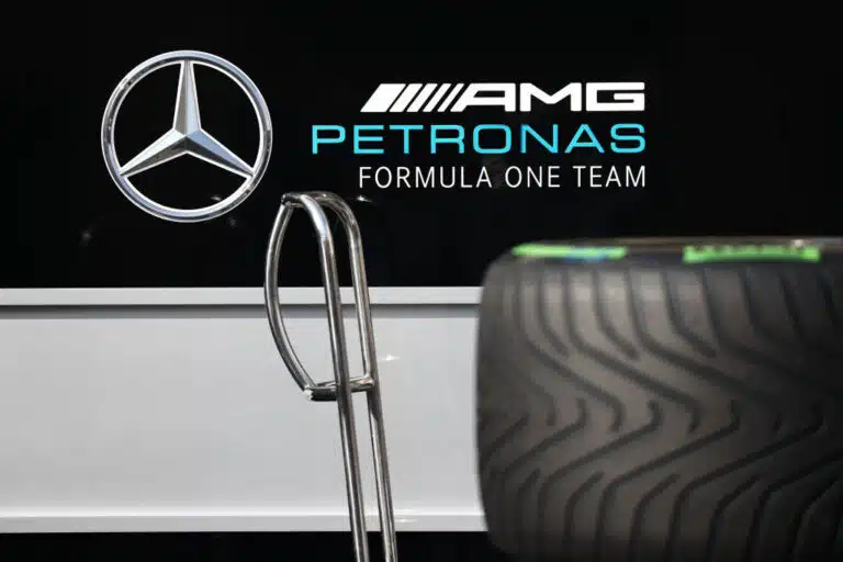 Mercedes on valmis vapauttamaan Valtteri Bottaksen kisakuljettajaksi