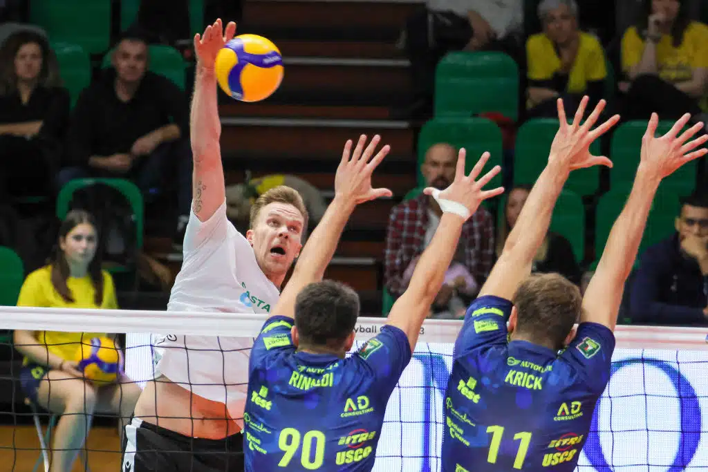 Suomalaisessa lentopallossa jälleen kova siirtojytky Suomalaisessa lentopallossa jälleen kova siirtojytky