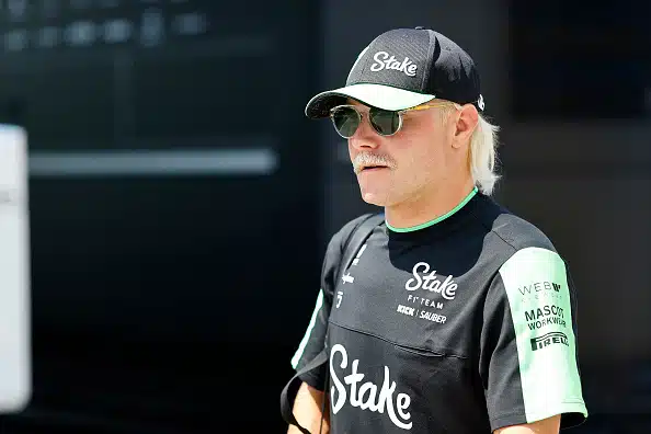 Mercedes asetti Valtteri Bottaksen tempauksille rajat - tallipomolta piikki hiustyylistä Mercedes asetti Valtteri Bottaksen tempauksille rajat – tallipomolta piikki hiustyylistä