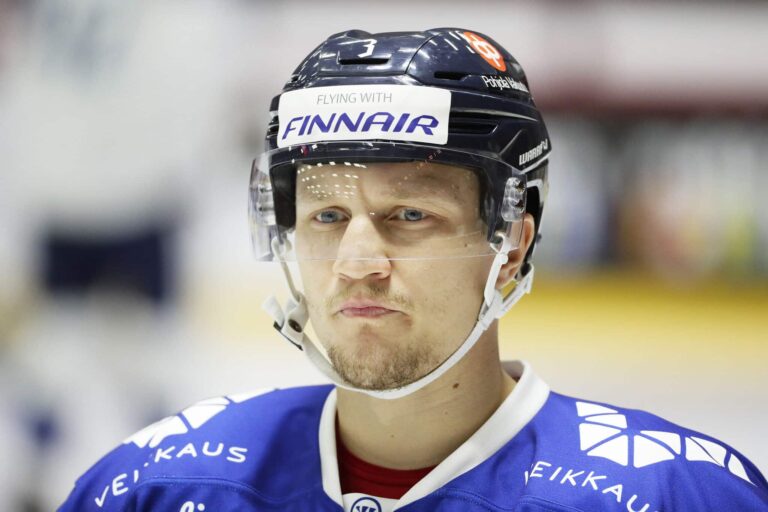 Teemu Pulkkinen heitti jäätävän kuitin Jokereille