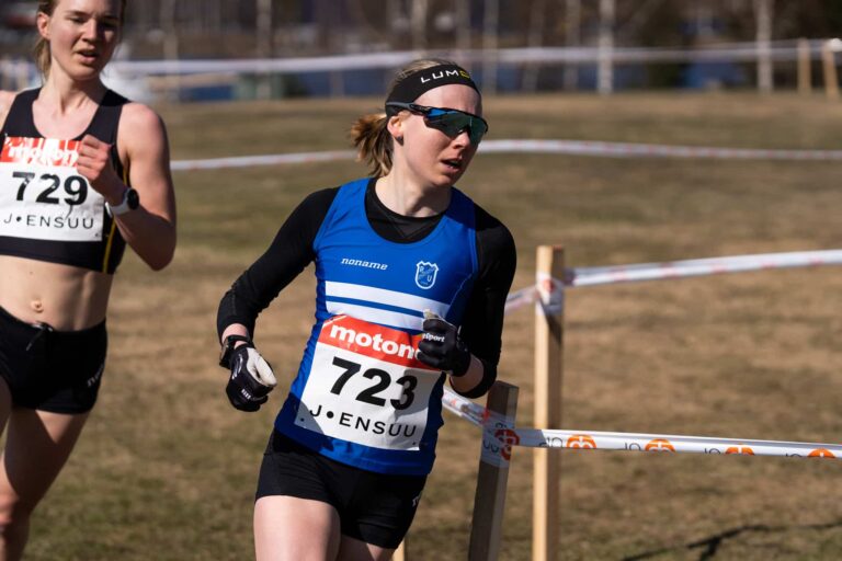 Suomalaisjuoksija repi ylivoimaisen voiton maailmancupin rajussa finaalissa