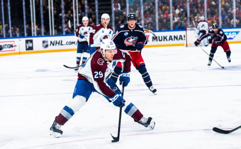 NHL:n supertähti teki huikeaa historiaa – ”Vaarallinen joka kerta koskettaessaan jäätä”