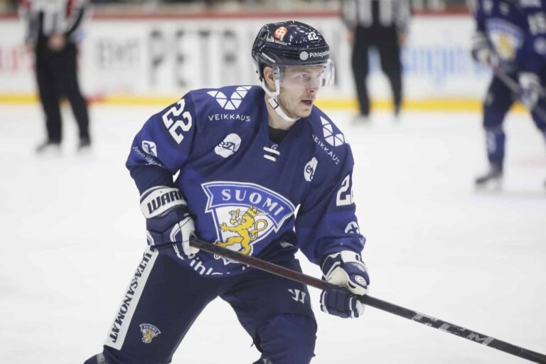 Leijona-hyökkääjä jatkaa ensi kaudella Ruotsissa