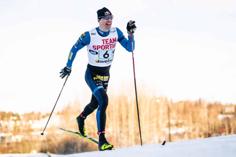 Iivo Niskaselta upea taistelu – norskin taklaamalle Remi Lindholmille iso voitto