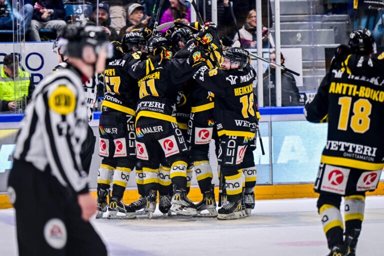 IS: Kärpät hankki jättiläisen tolppien väliin – tuttu pelaaja Jukka Jaloselle