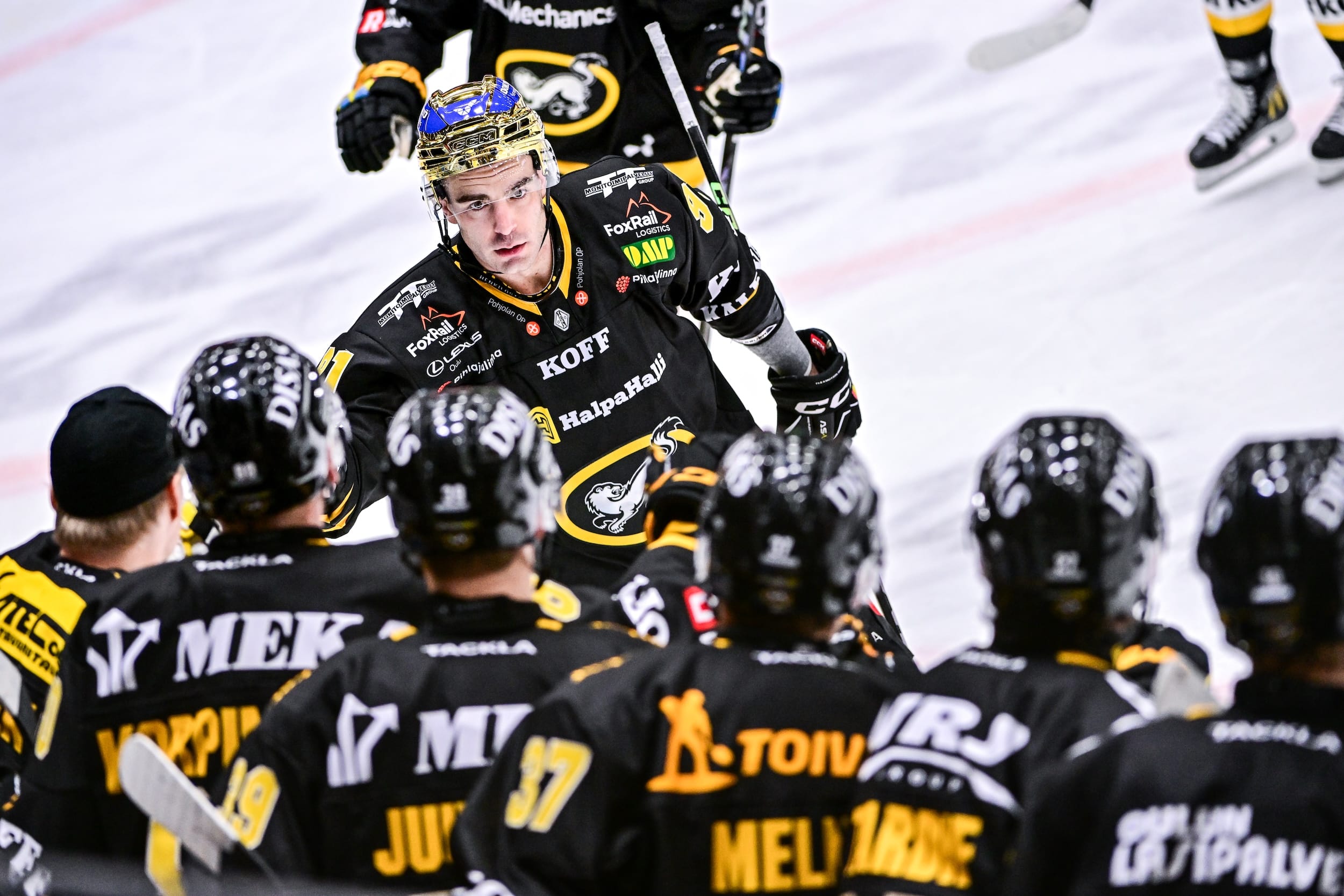 Tarkkasilmäisimmät huomasivat: Kärpät vedätti fanejaan