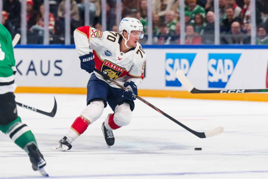 NHL:n suomalaiskaksikon ketjukaverille jatkosopimus - "Se on hyvä yhdistelmä" NHL:n suomalaiskaksikon ketjukaverille jatkosopimus – ”Se on hyvä yhdistelmä”