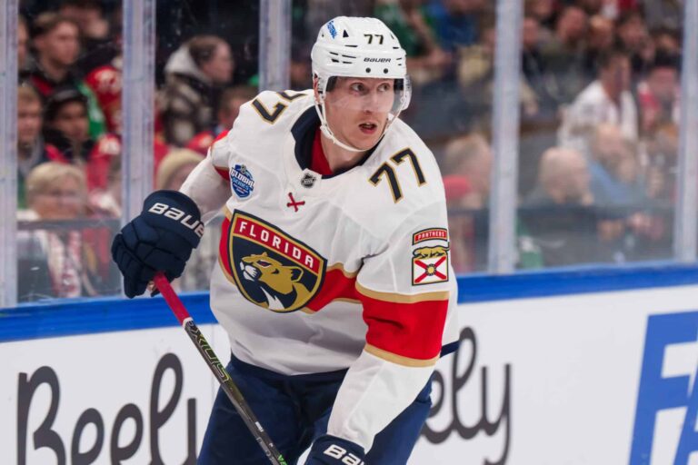 Näin Florida Panthers hehkutti maalinsylkijä Niko Mikkolaa