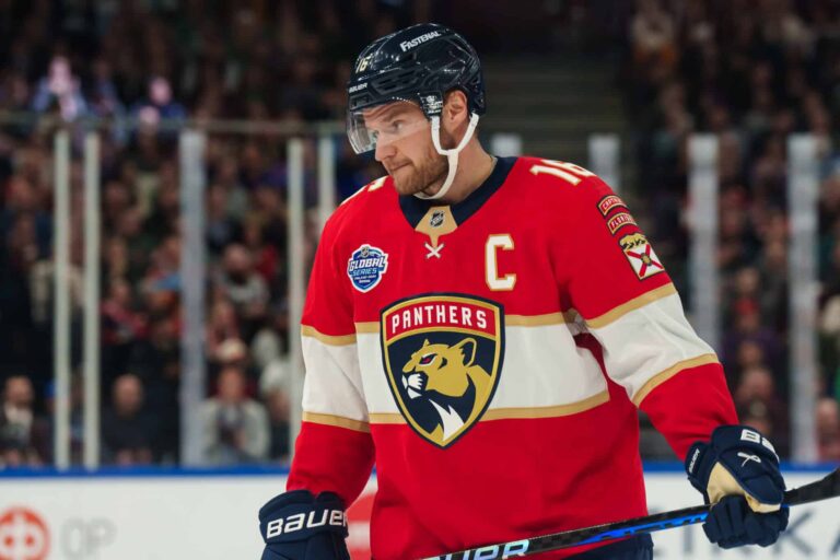 Entisen NHL-tappelijan poika teloi Aleksander Barkovin – päävalmentaja vihjaili pelikiellolla