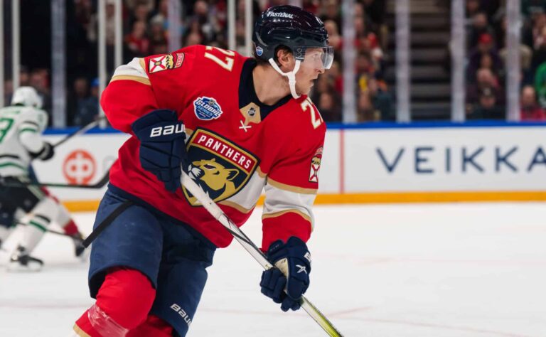 Suomalaistähti teki NHL:ssä huikeaa historiaa – nyt rävähti hurjat tehopisteet Suomalaistähti teki NHL:ssä huikeaa historiaa – nyt rävähti hurjat tehopisteet