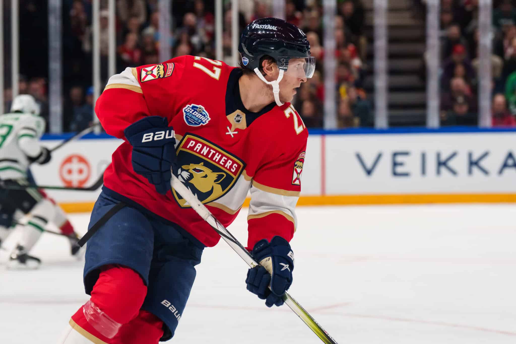Suomalaistähti teki NHL:ssä huikeaa historiaa – nyt rävähti hurjat tehopisteet
