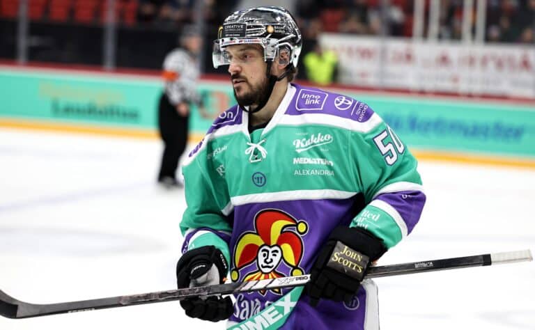 Konkaritähti sivuun Jokerien kokoonpanosta