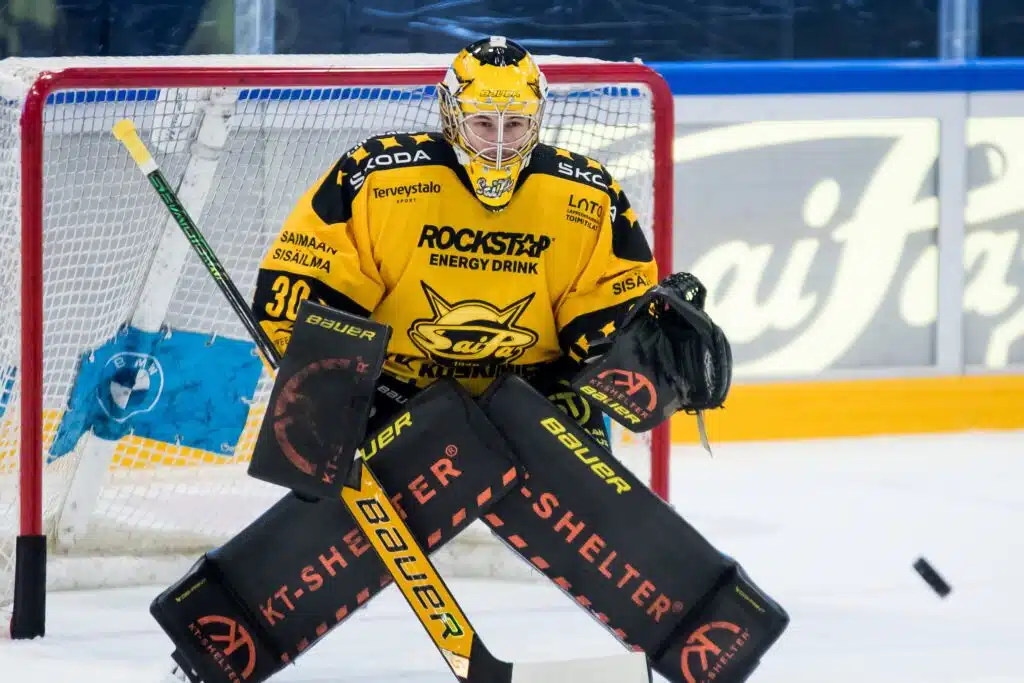 SM-liigan paras maalivahti tulee tästä triosta