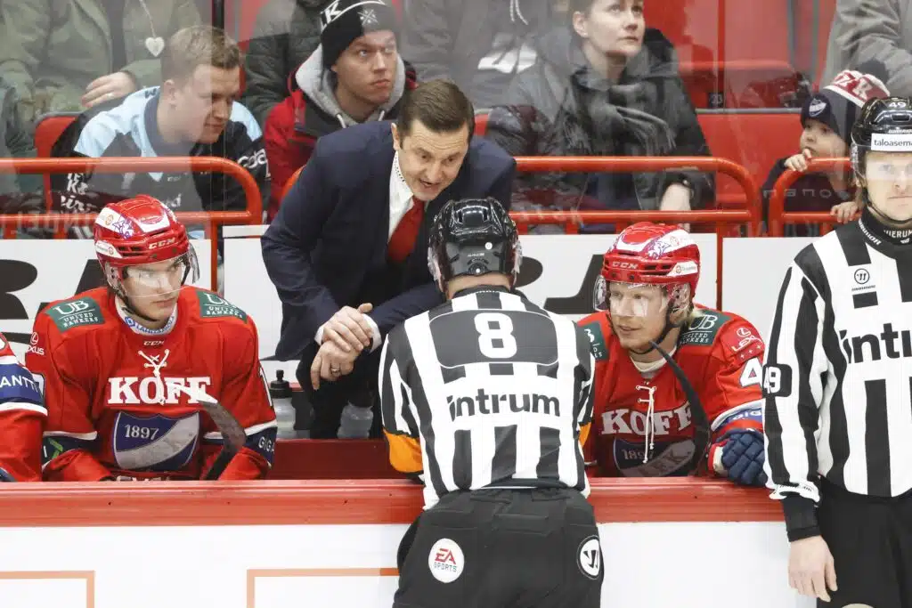 HIFK vaisuna – Ville Peltoselle huudellaan katsomosta