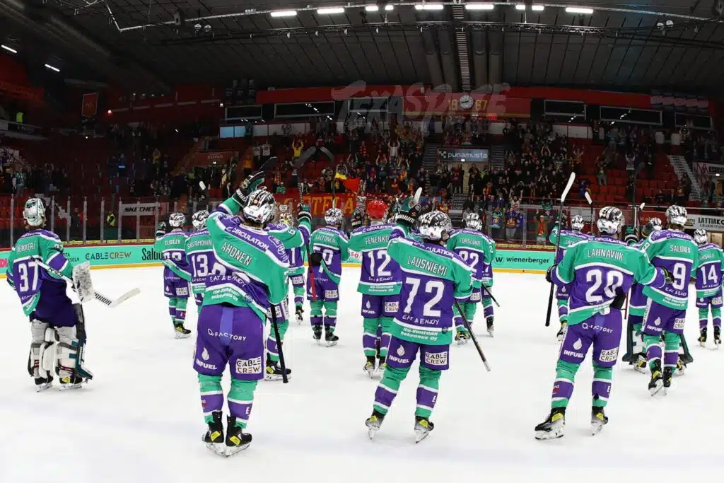 Jokereiden Mestis-ottelussa oli enemmän yleisöä kuin illan ainoassa SM-liigapelissä