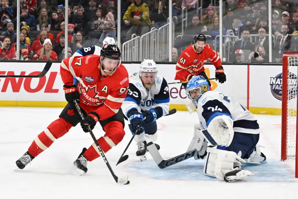 Connor McDavid teki sen! – Kanada juhlii 4 Nationsin mestaruutta