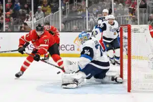 Kanadan jääkiekkojoukkueelle lisää huolia Kanadan jääkiekkojoukkueelle lisää huolia