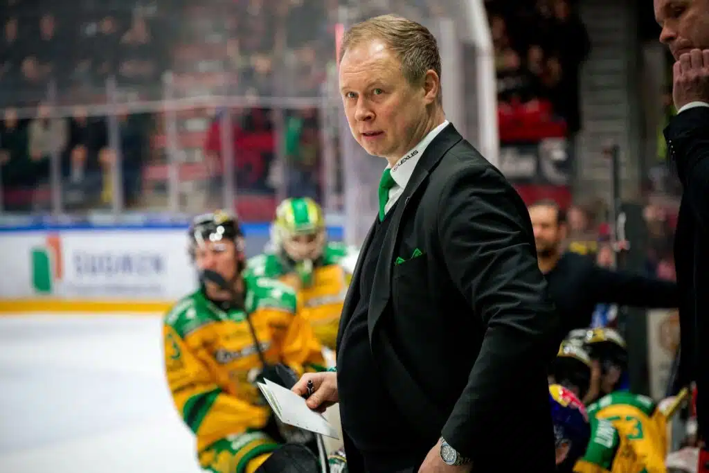 KalPa vääntää Ilvestä siltaan – Tommi Niemelän nippu on pahasti takalukossa