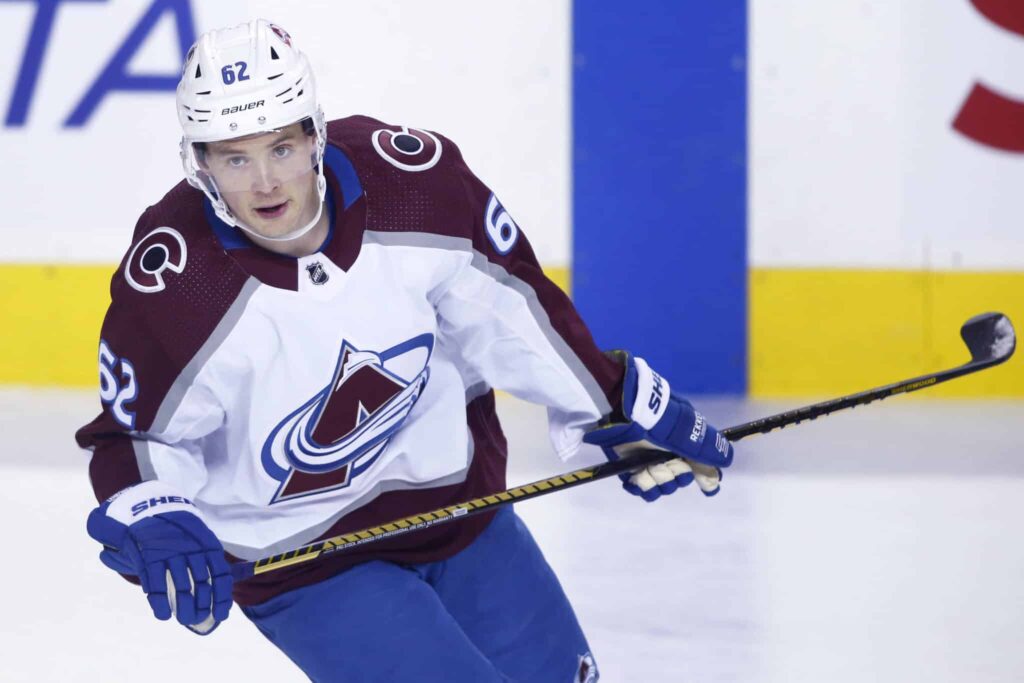Suomalaispelaajat pistivät painiksi NHL:ssä Suomalaispelaajat pistivät painiksi NHL:ssä