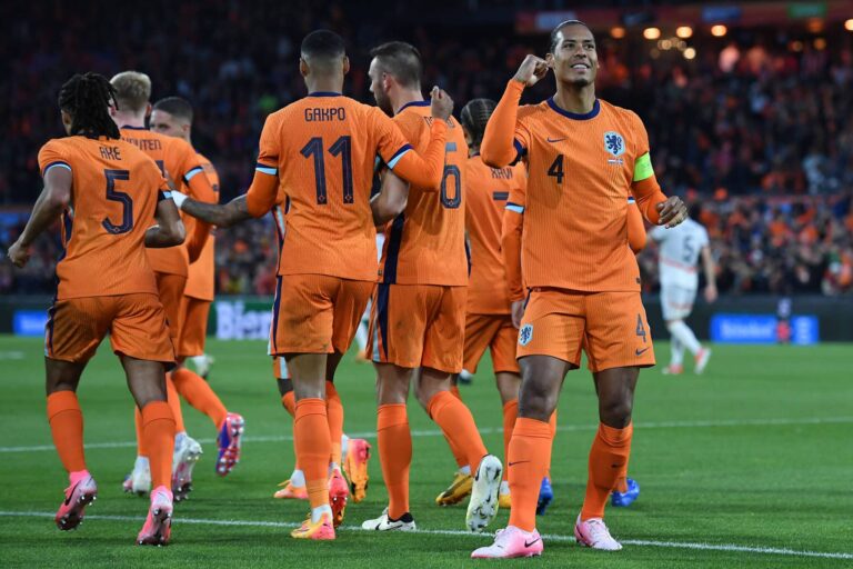 Nämä kolme jättiläistä ovat Liverpoolin Virgil van Dijkin kintereillä