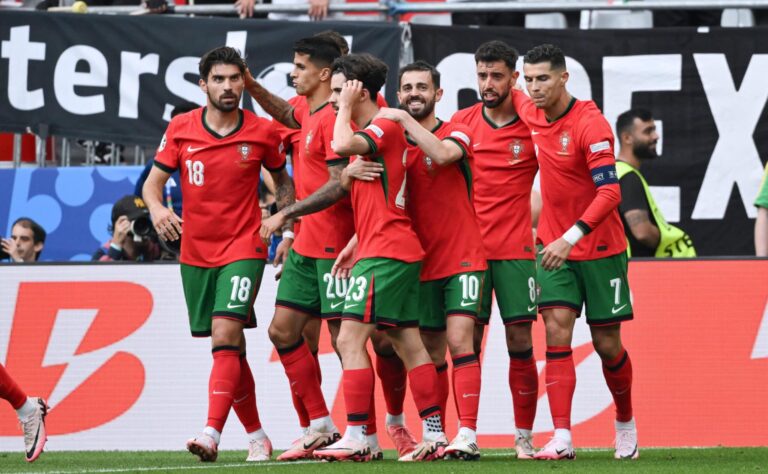 Jalkapallon MM-karsinnoissa nähtiin rajut lukemat - kaksi hattutemppua samassa pelissä Jalkapallon MM-karsinnoissa nähtiin rajut lukemat – kaksi hattutemppua samassa pelissä