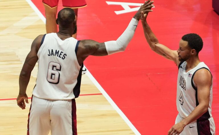 James Harden ylistää kilpakumppaniaan: "Hän on muuttanut peliä" James Harden ylistää kilpakumppaniaan: ”Hän on muuttanut peliä”
